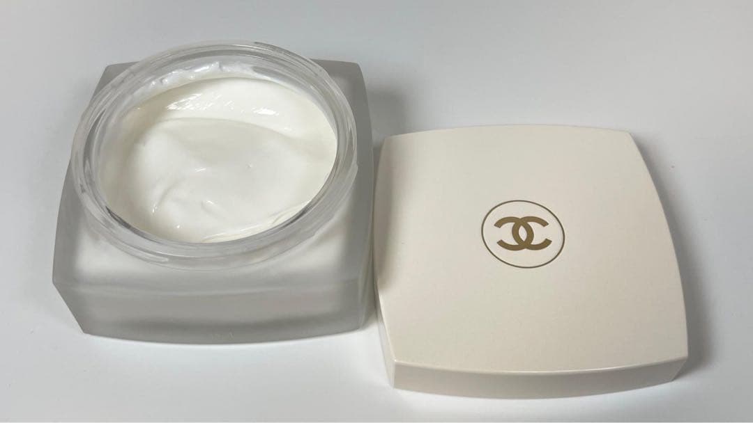 CHANEL シャネル　ココ　マドモアゼル　フレッシュ　ボディ　クリーム