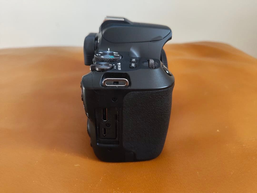 【ジャンク品】Canon EOS Kiss X10 デジタル一眼レフカメラ③