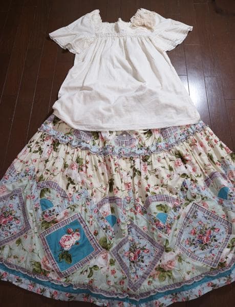 d*3様 激レア！希少価値！　ピンクハウス♡レネアラローズ♡パッチワークスカート