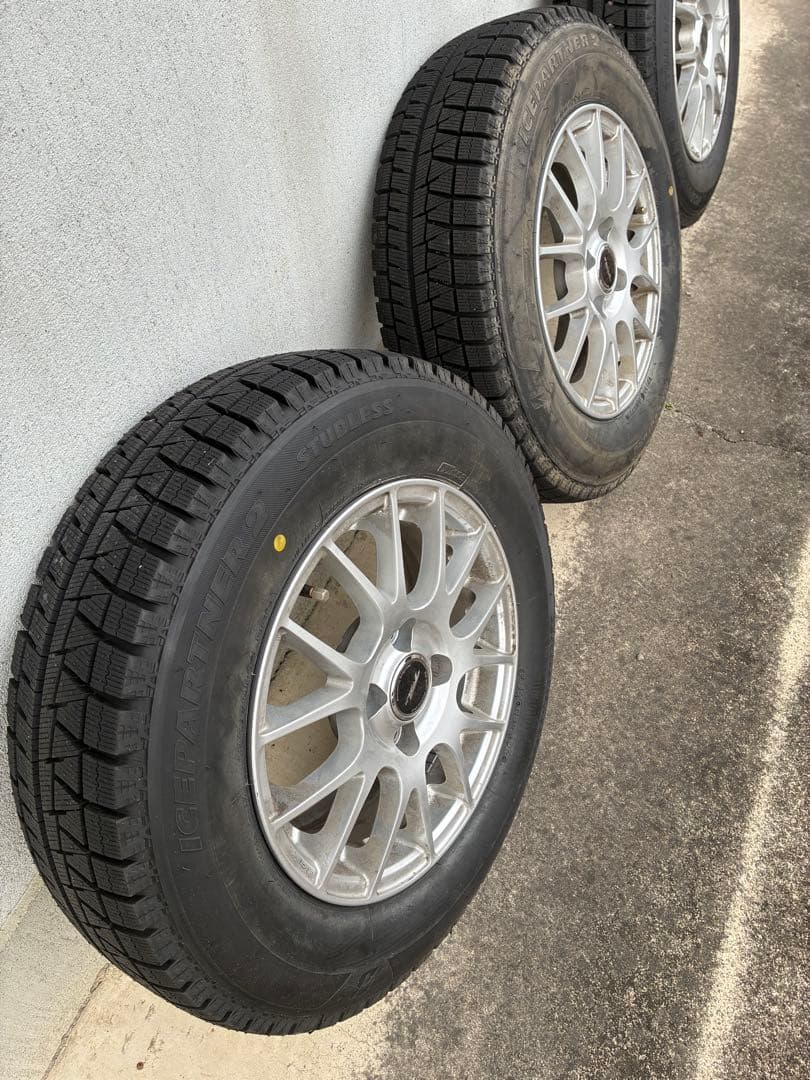 ⭐︎専用⭐︎185/70R14のホイール付きスタッドレスタイヤ4本セット