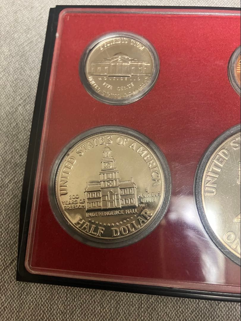 1975年 アメリカ建国200年記念硬貨入り。アメリカ・プルーフ貨幣セット