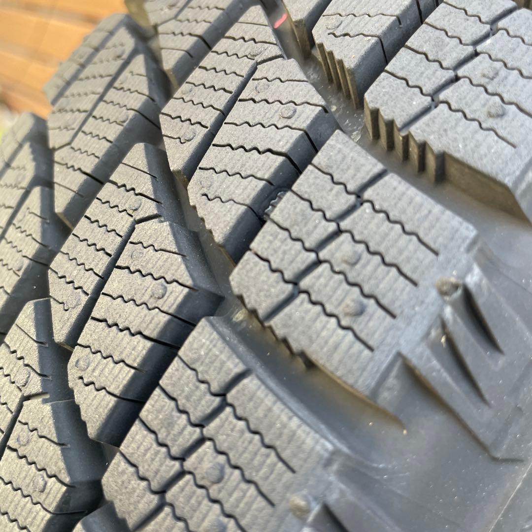 只今セール中です☆ 美品TOYOTIRES スタッドレス 軽自動車用４本セット☆
