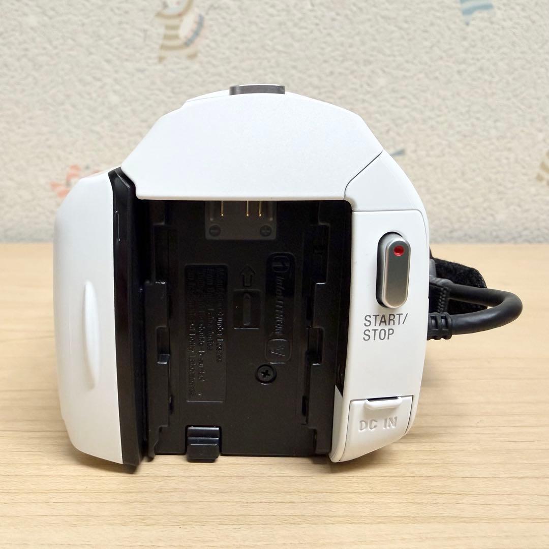 SONY ビデオカメラ　HDR-PJ680 プロジェクター機能付 ホワイト