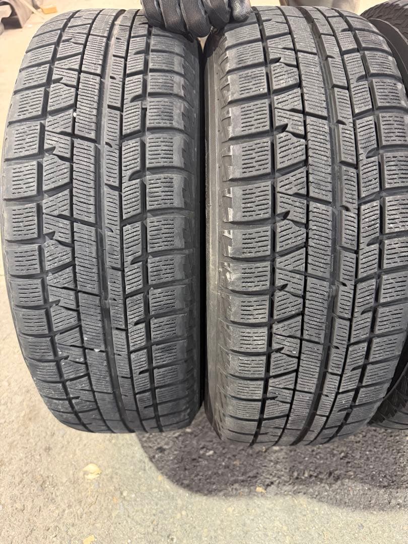 215/60R17 スタッドレス　アルミセット　17✖️7j エスティマ