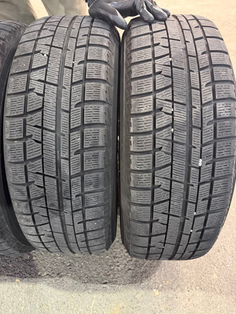 215/60R17 スタッドレス　アルミセット　17✖️7j エスティマ