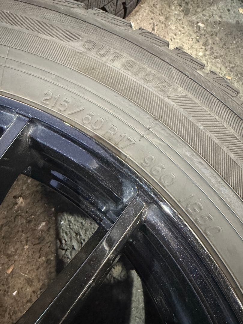 215/60R17 スタッドレス　アルミセット　17✖️7j エスティマ