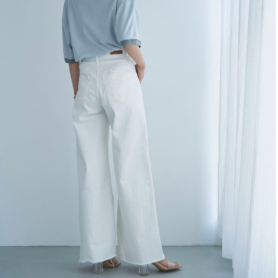 美品　YANUK ヤヌーク　ワイドフレア　25 白