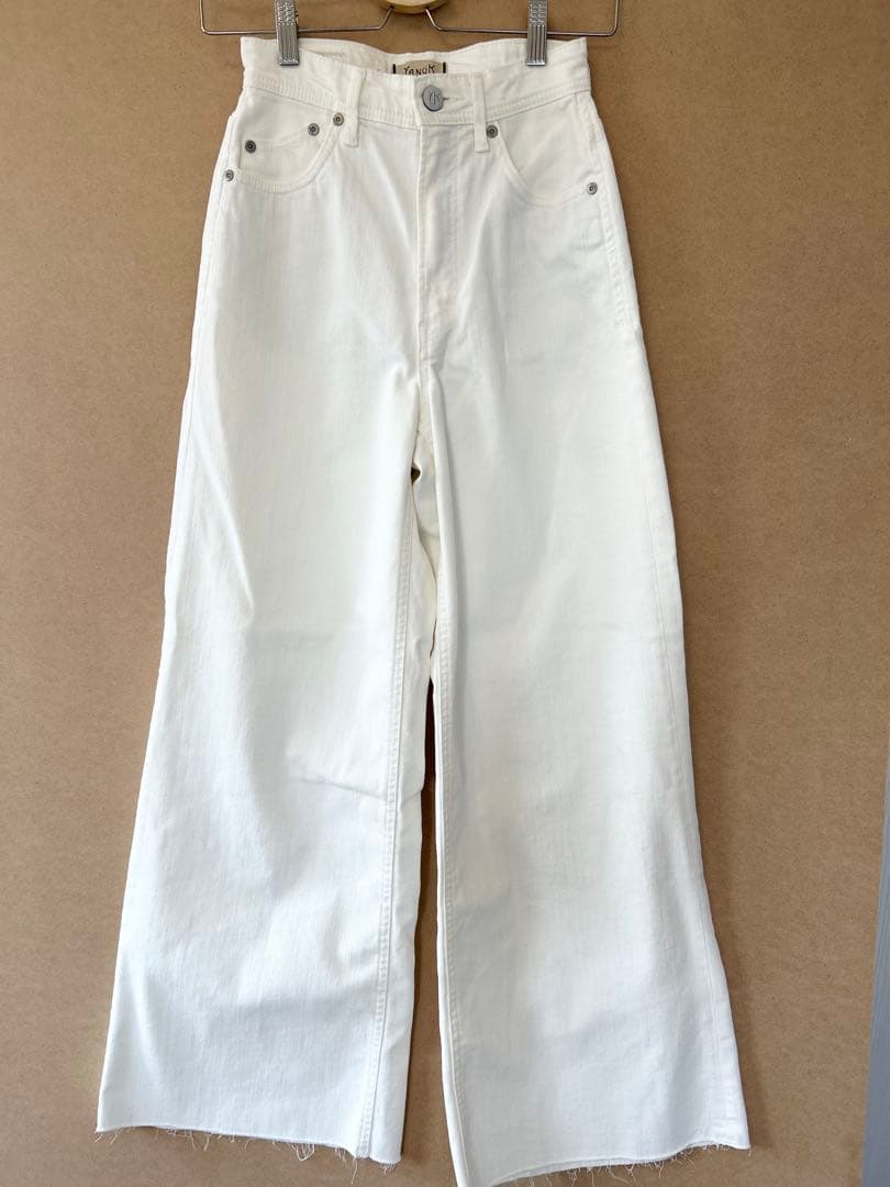 美品　YANUK ヤヌーク　ワイドフレア　25 白