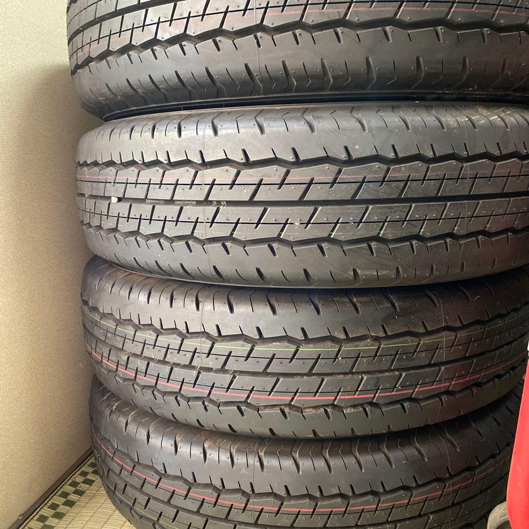 DUNLOP SP175N 195/80/R15 タイヤ4本 令和7年新車外し