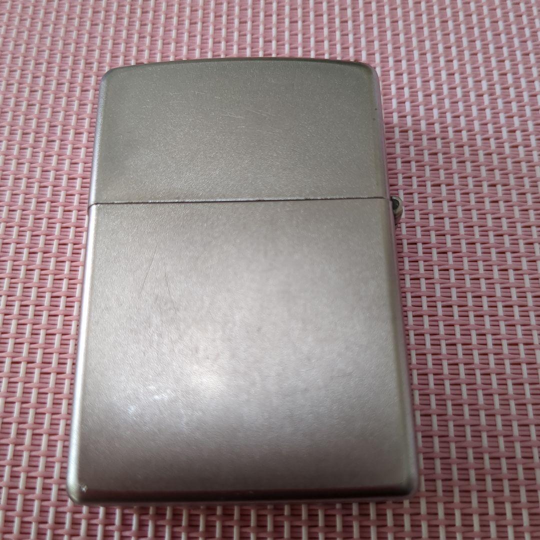 zippoのライター5点と人気の富士山のガラス製ぐい呑み、赤、青2点セットです。