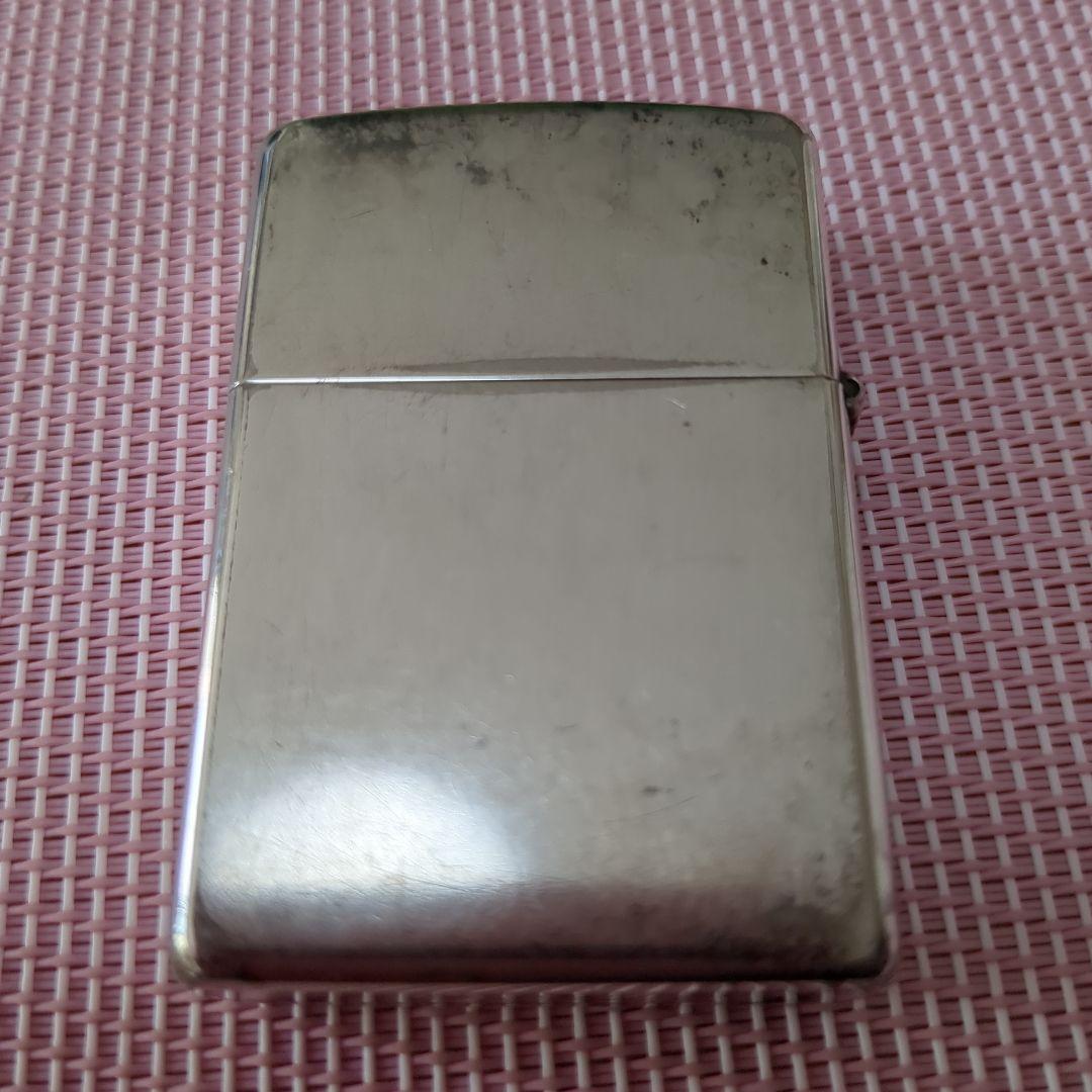 zippoのライター5点と人気の富士山のガラス製ぐい呑み、赤、青2点セットです。