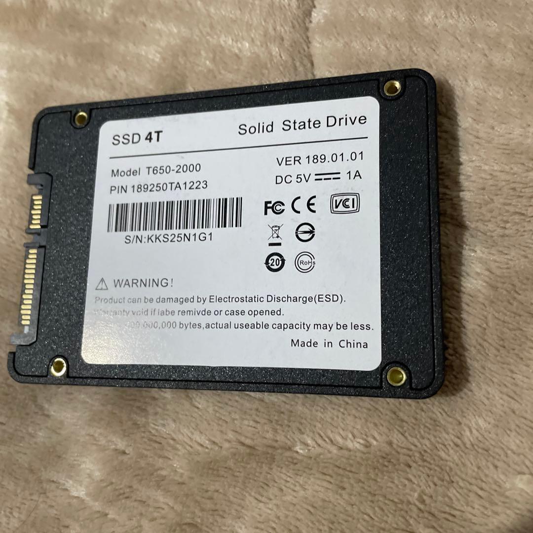 SSD 4TB 2.5インチ SATA 現状品(ジャンク扱い)