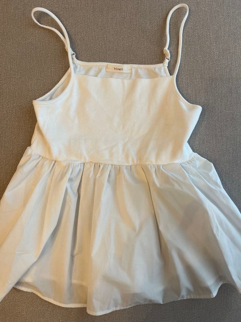 hinari リブフリルキャミ　オフホワイト　即完売商品