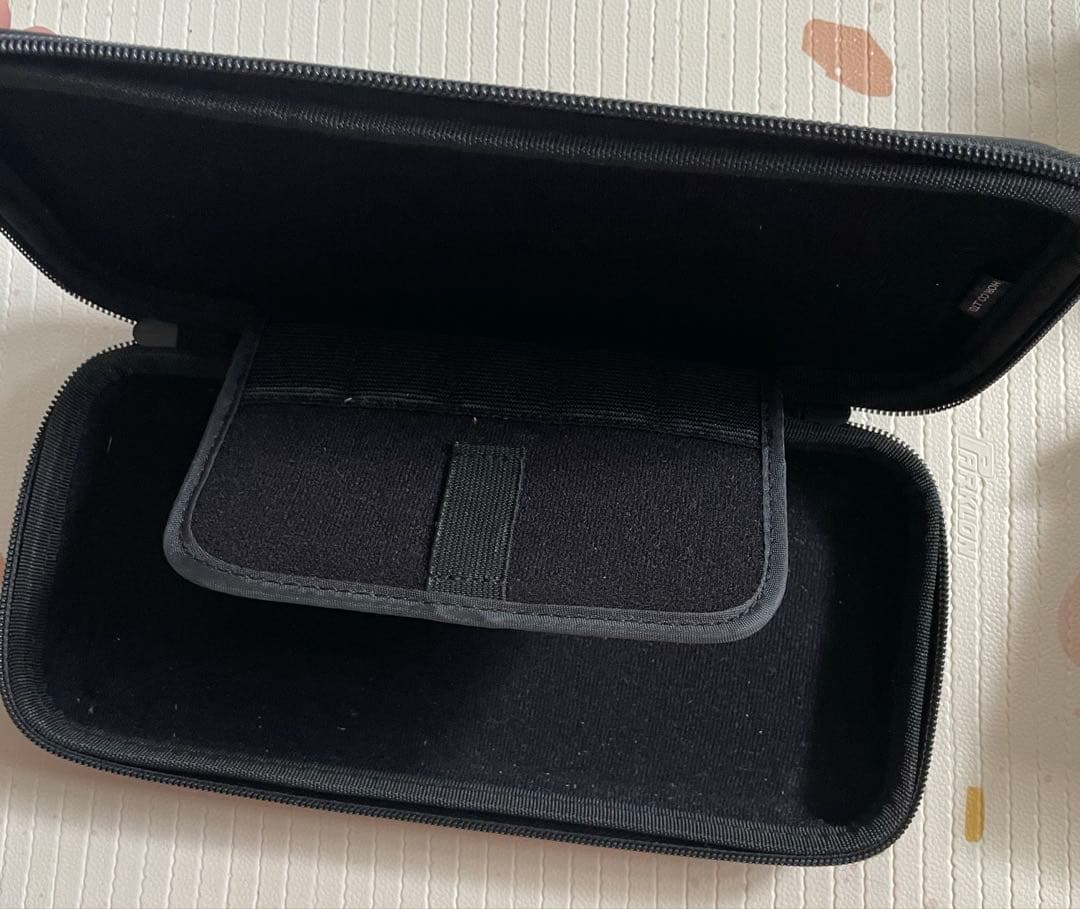 【美品！】NintendoSwitch本体＋おまけ付（追加ジョイコン＋ケース等）