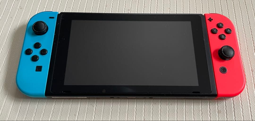 【美品！】NintendoSwitch本体＋おまけ付（追加ジョイコン＋ケース等）