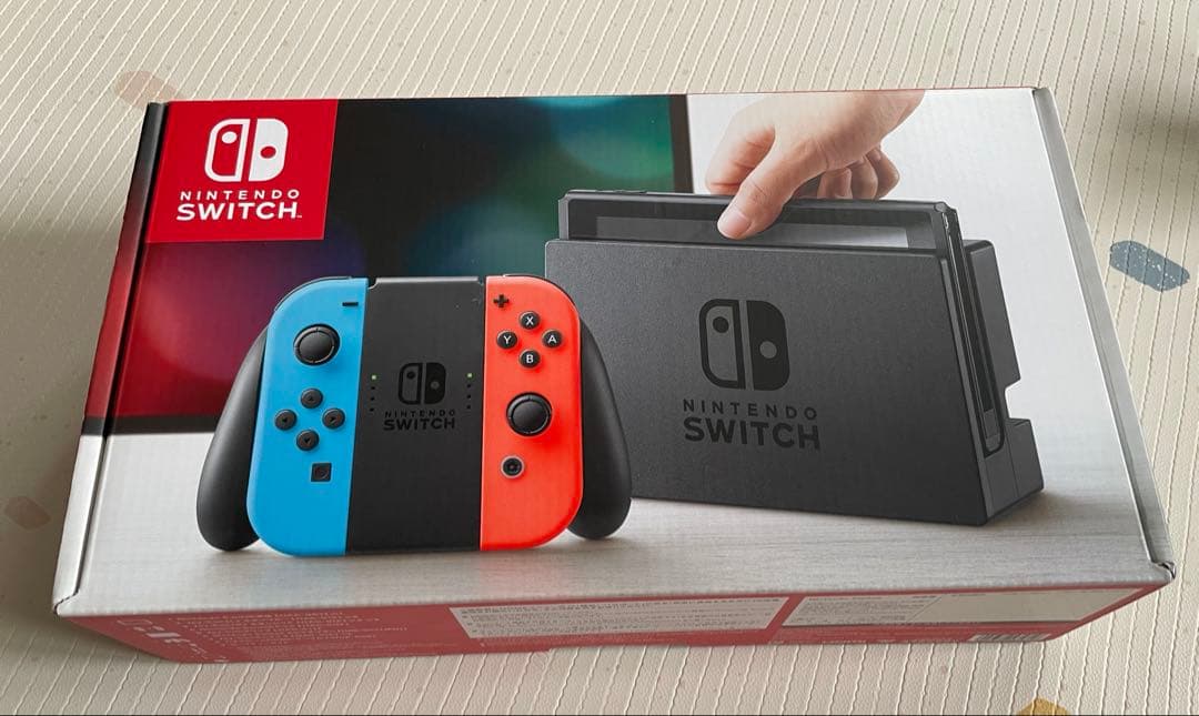 【美品！】NintendoSwitch本体＋おまけ付（追加ジョイコン＋ケース等）