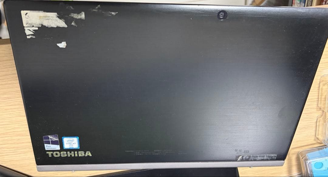 TOSHIBA 2in1 タブレットPC m7-6Y75/SSD256GB