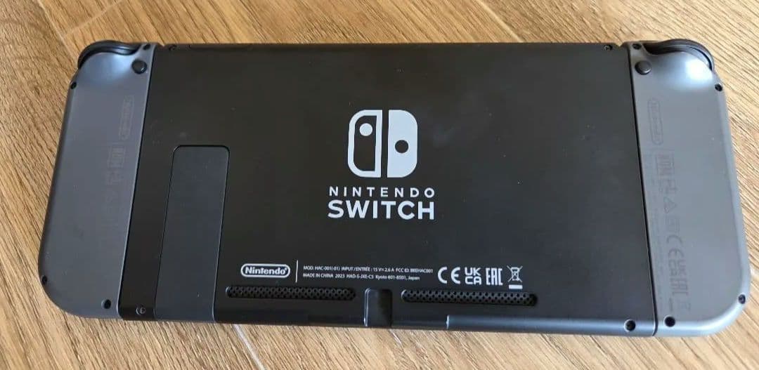Nintendo Switch 本体 + プロコントローラー2個