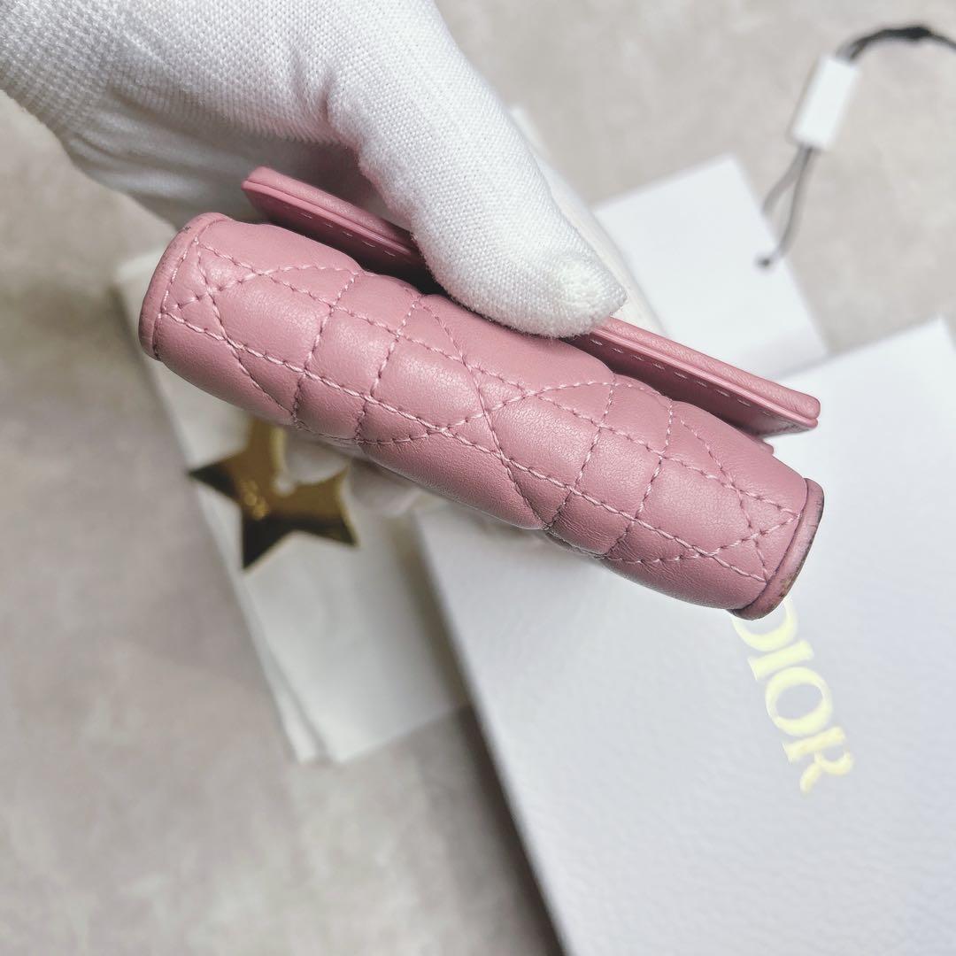Lady Dior カナージュ ラムスキン 三つ折り 財布 チャーム ピンク