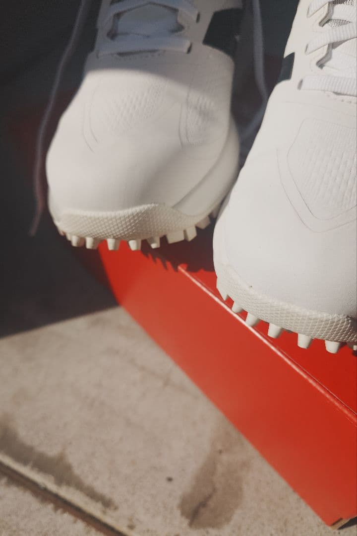 未着用New Balance FuelCell ゴルフシューズ24センチ