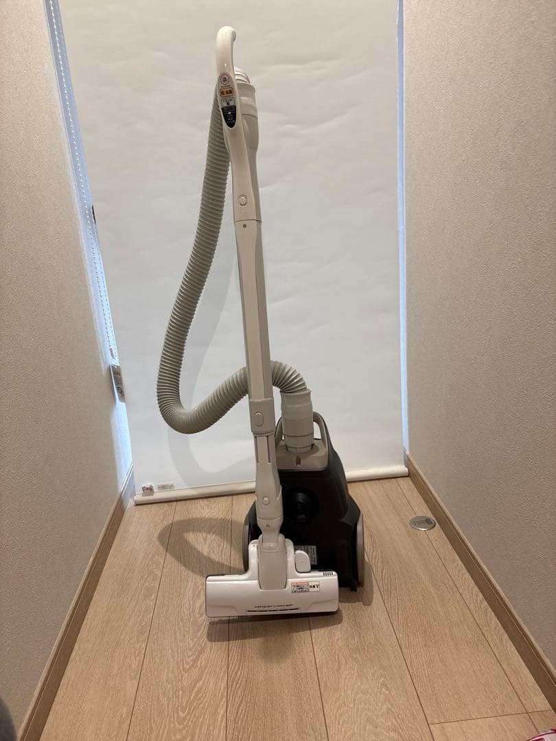 か*ろ様 2019年製 Panasonic 紙パック式電気掃除機 MC-PK20