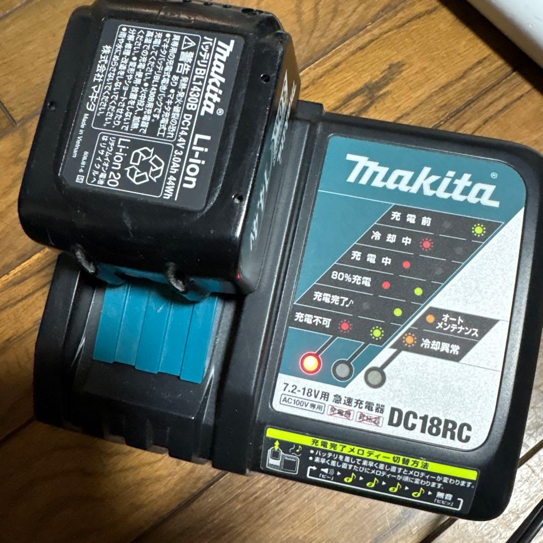 マキタ充電式クリーナ　CL142FD 14.4V