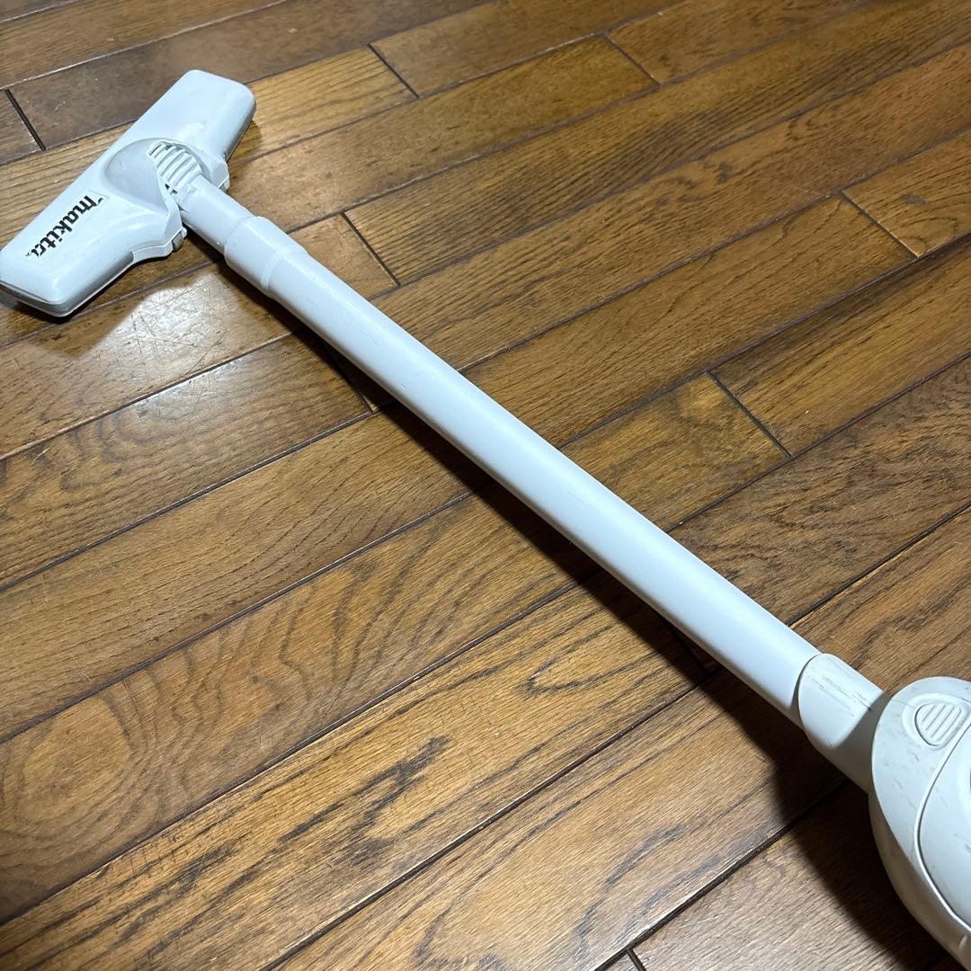 マキタ充電式クリーナ　CL142FD 14.4V