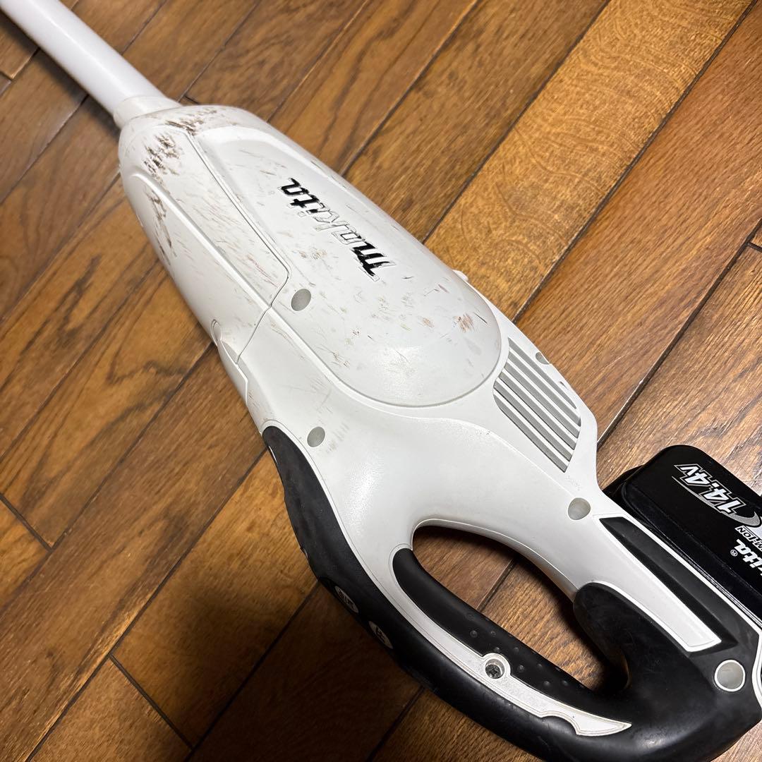 マキタ充電式クリーナ　CL142FD 14.4V