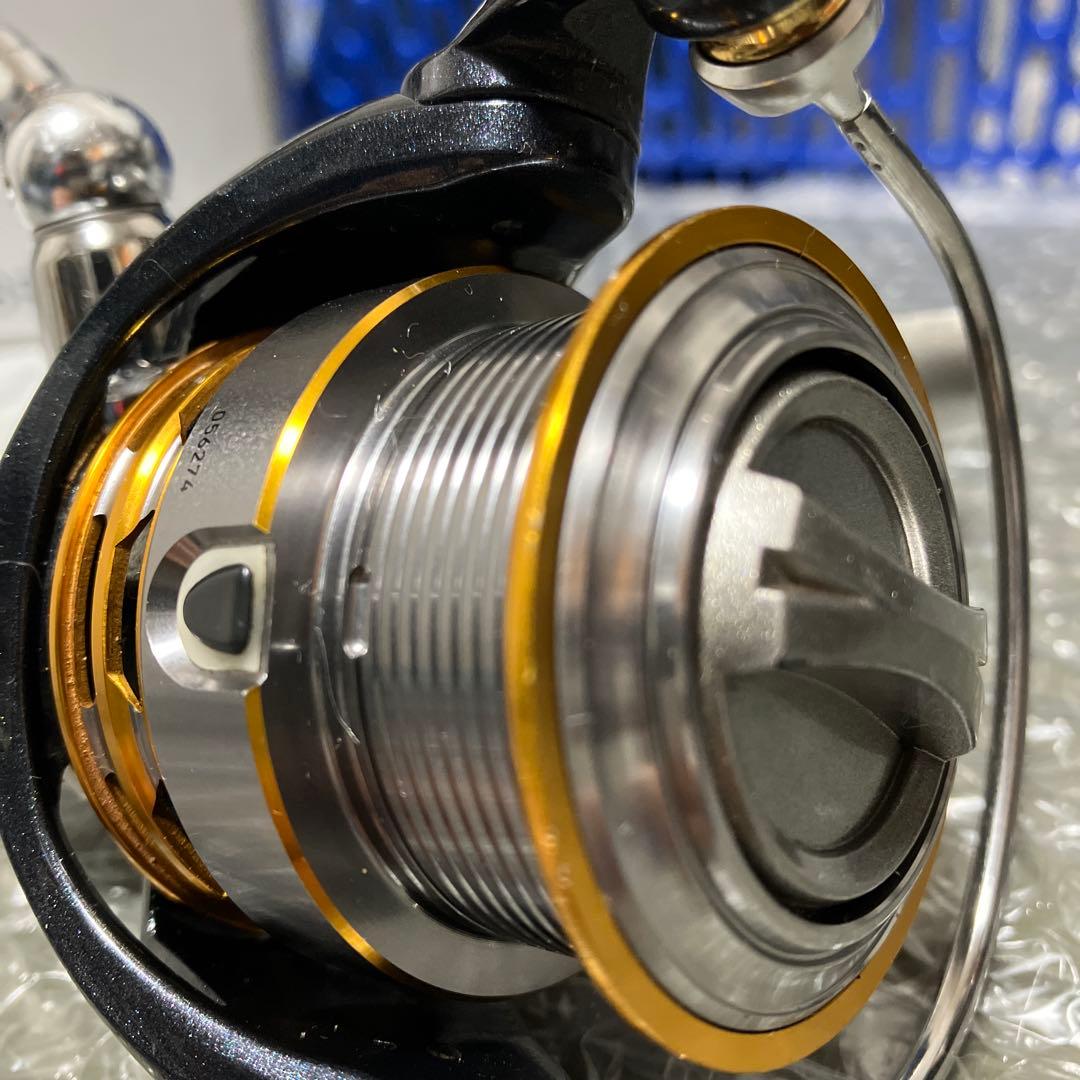 ま　DAIWA EM MS2500-PF スピニングリール