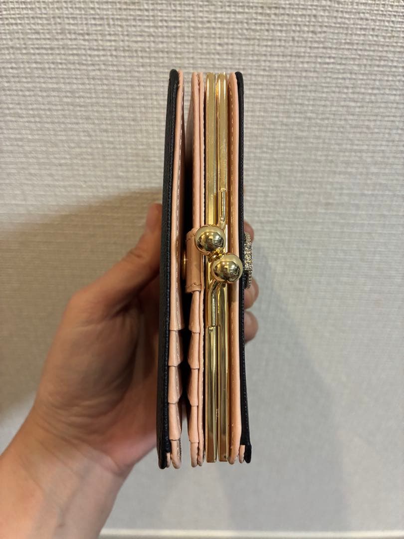 新品　JILL STUART ブラック ×ベビーピンク　二つ折財布　がま口小銭入