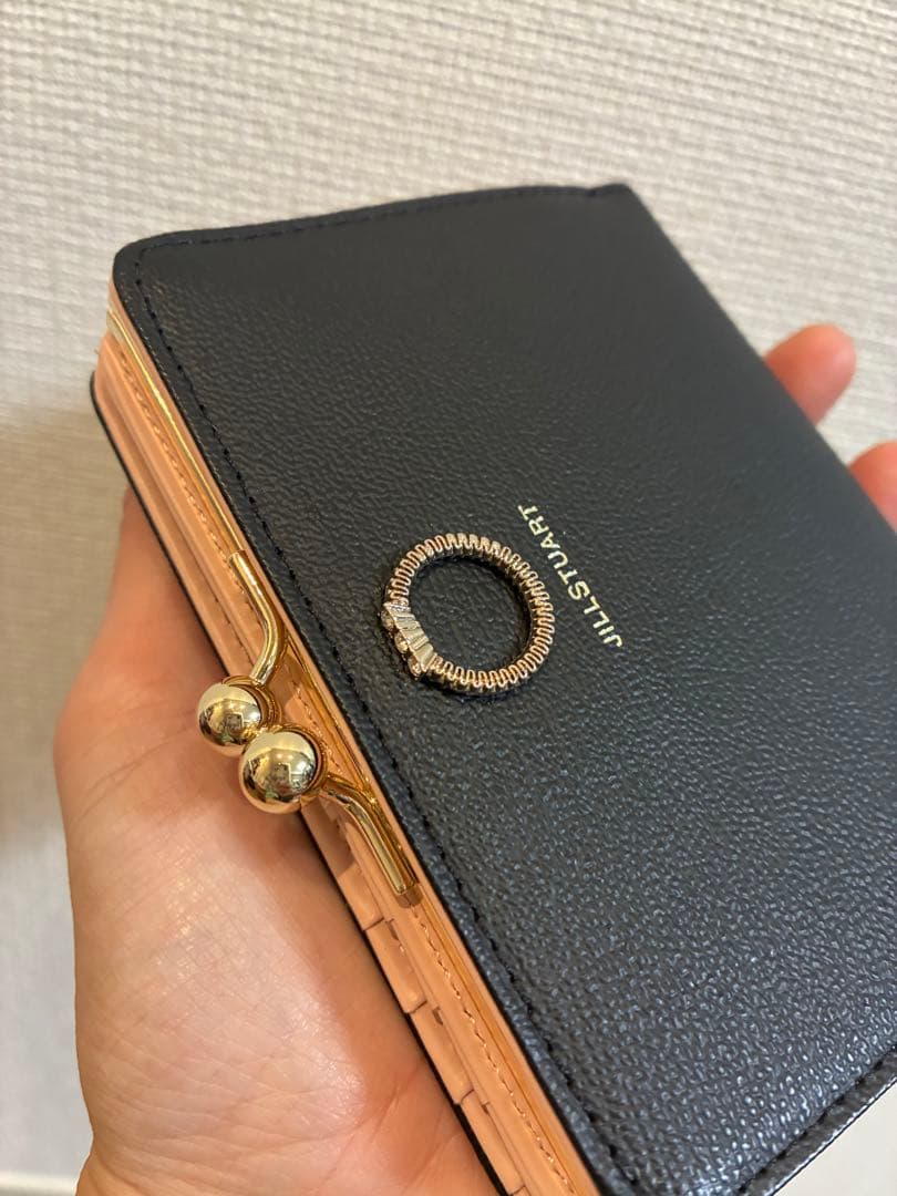 新品　JILL STUART ブラック ×ベビーピンク　二つ折財布　がま口小銭入