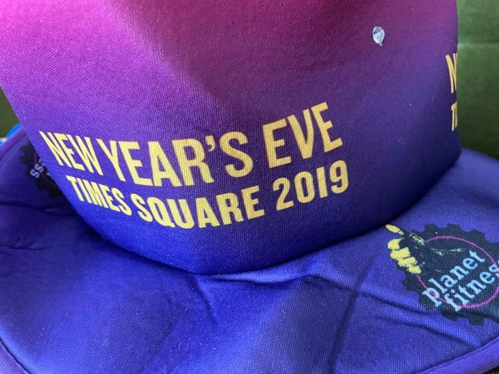 ニューヨーク　タイムズスクエアの年越しアイテム(2019)