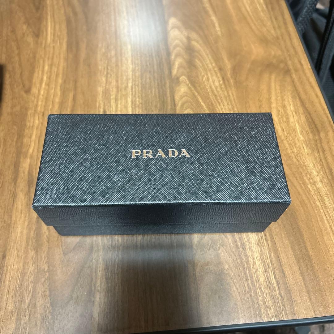 a*e様 PRADA ブラック スクエア サングラス