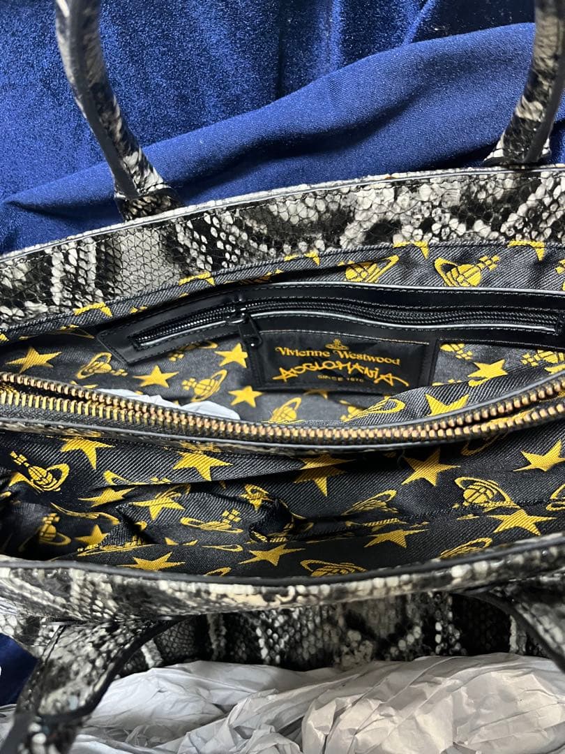 Vivienne Westwood ヘビ柄ボストンバッグ