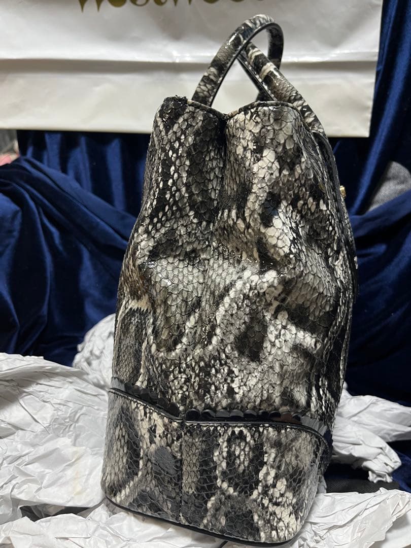 Vivienne Westwood ヘビ柄ボストンバッグ