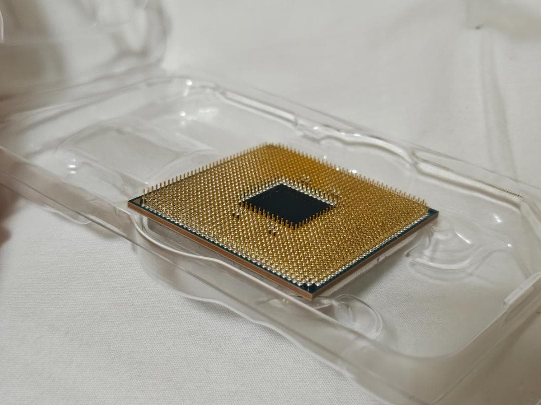 AMD Ryzen 5 5600X BOX （クーラーは未開封）