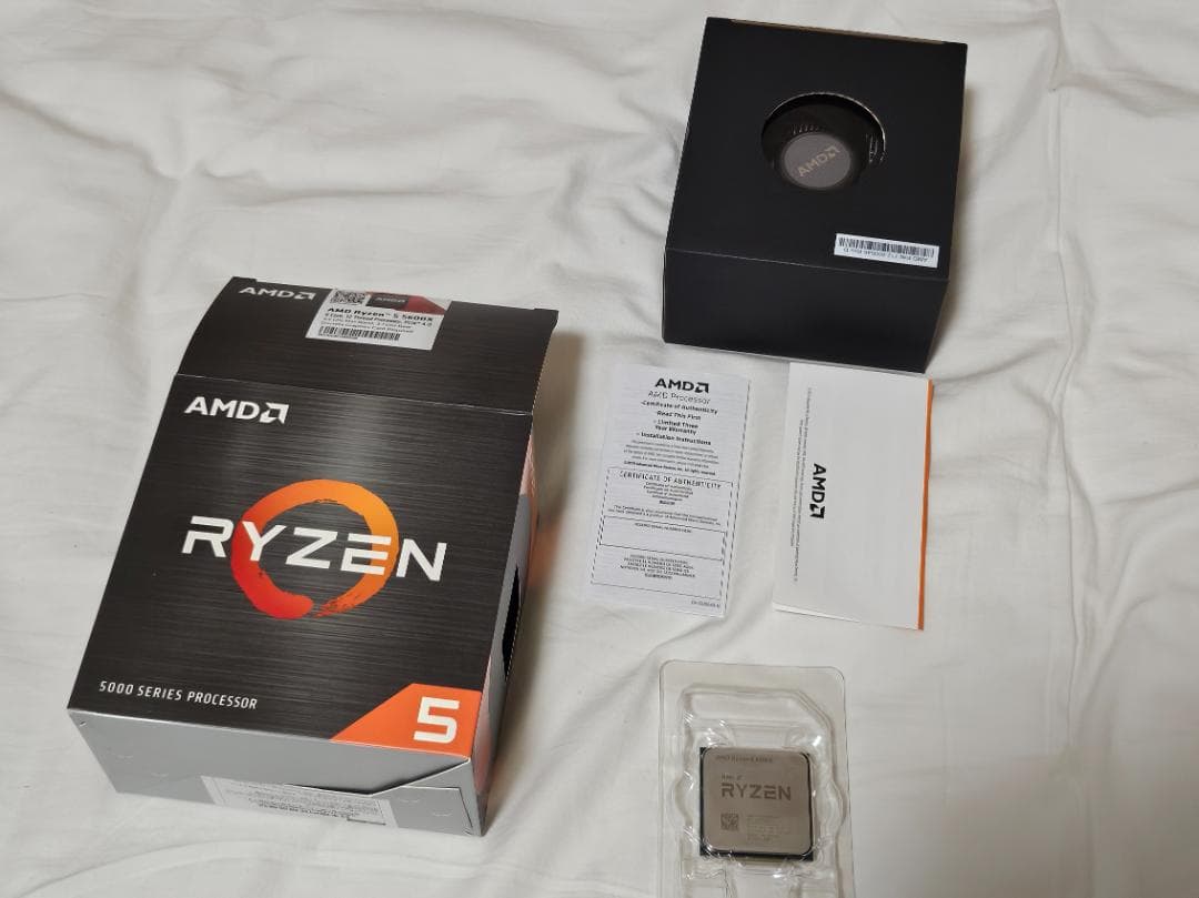 AMD Ryzen 5 5600X BOX （クーラーは未開封）