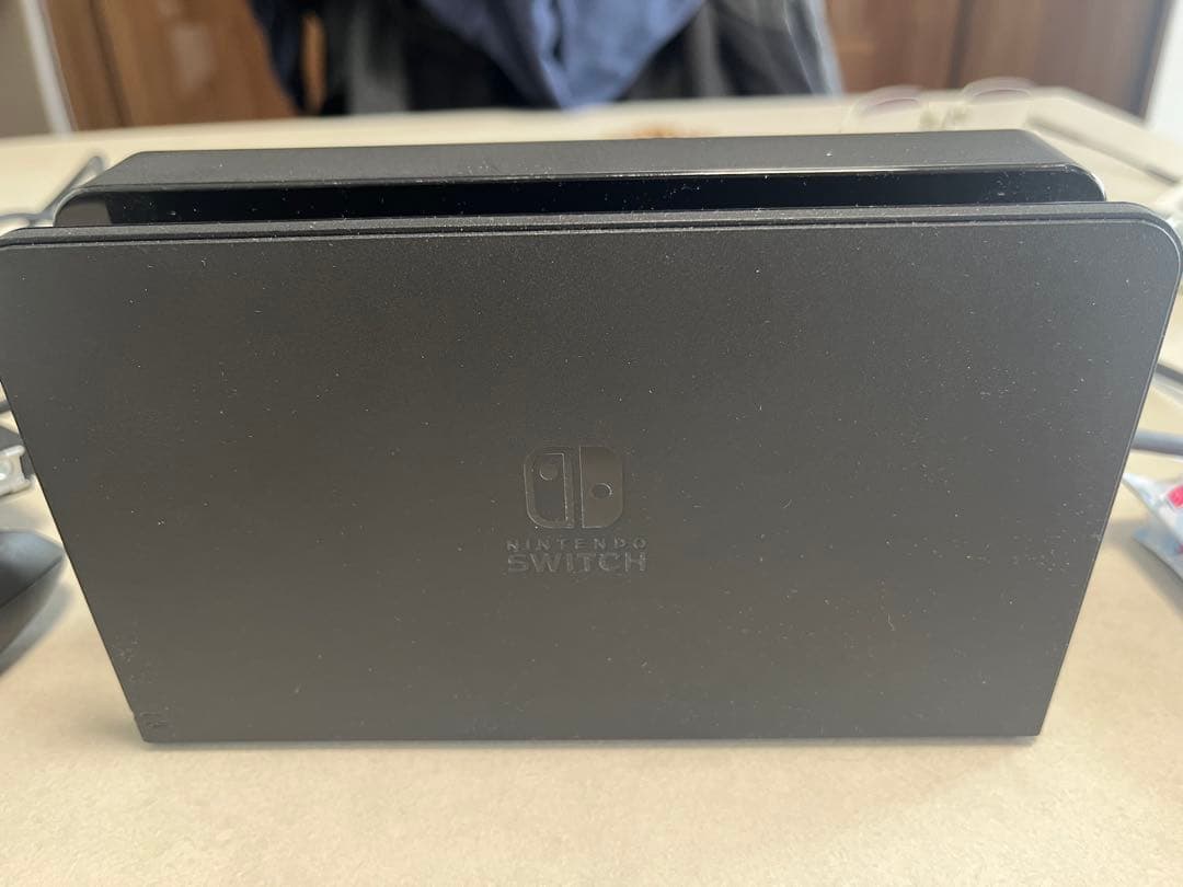 ほぼ新品 任天堂 Nintendo スイッチ switch