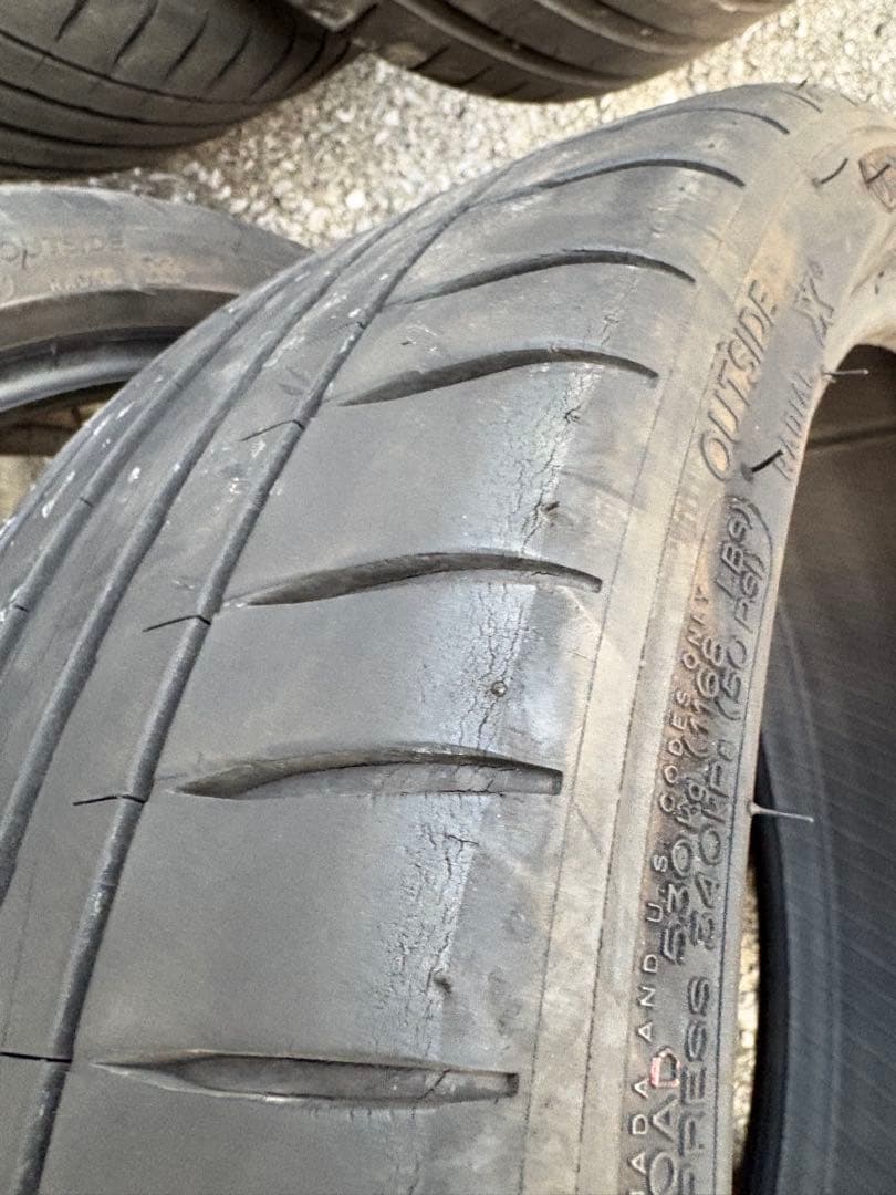 タイヤMICHELIN PILOT SPORT 4 205/40ZR18