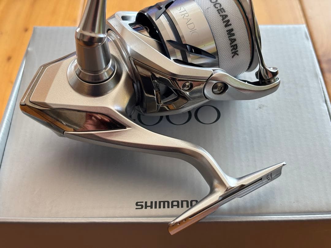 1*9様 23ストラディック4000 スピニングリール 美品