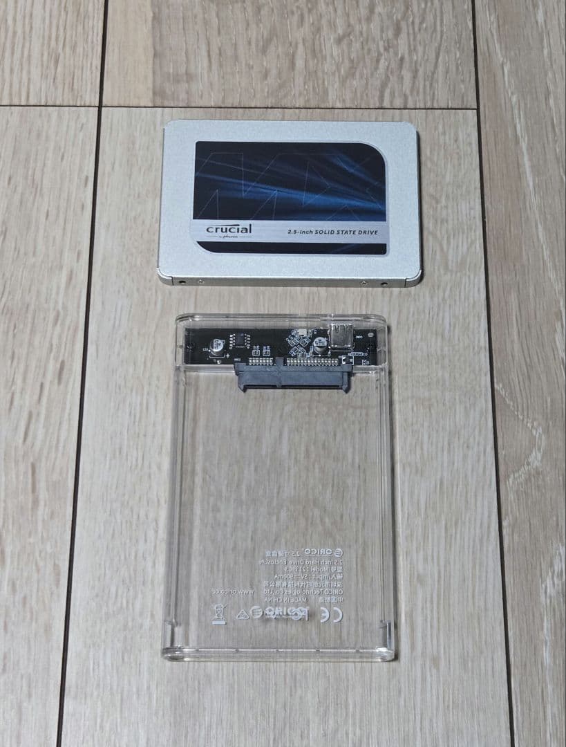 Crucial MX500 500GB 2.5インチSSD(外付け用ケース付き)