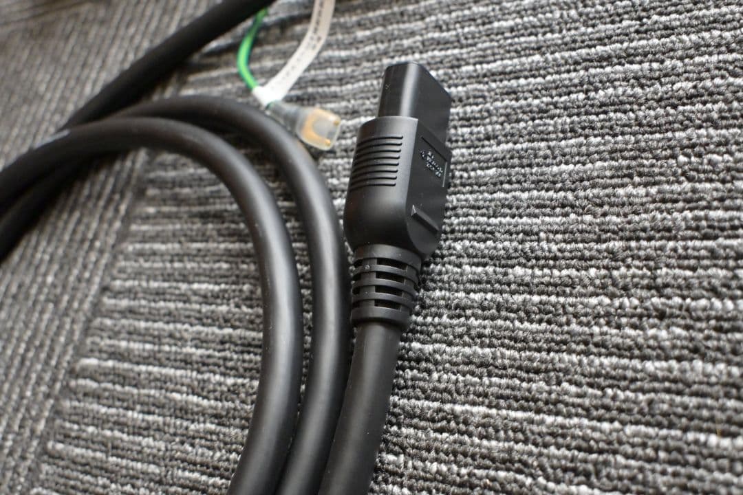 Accuphase　電源ケーブル　APL-1　2m