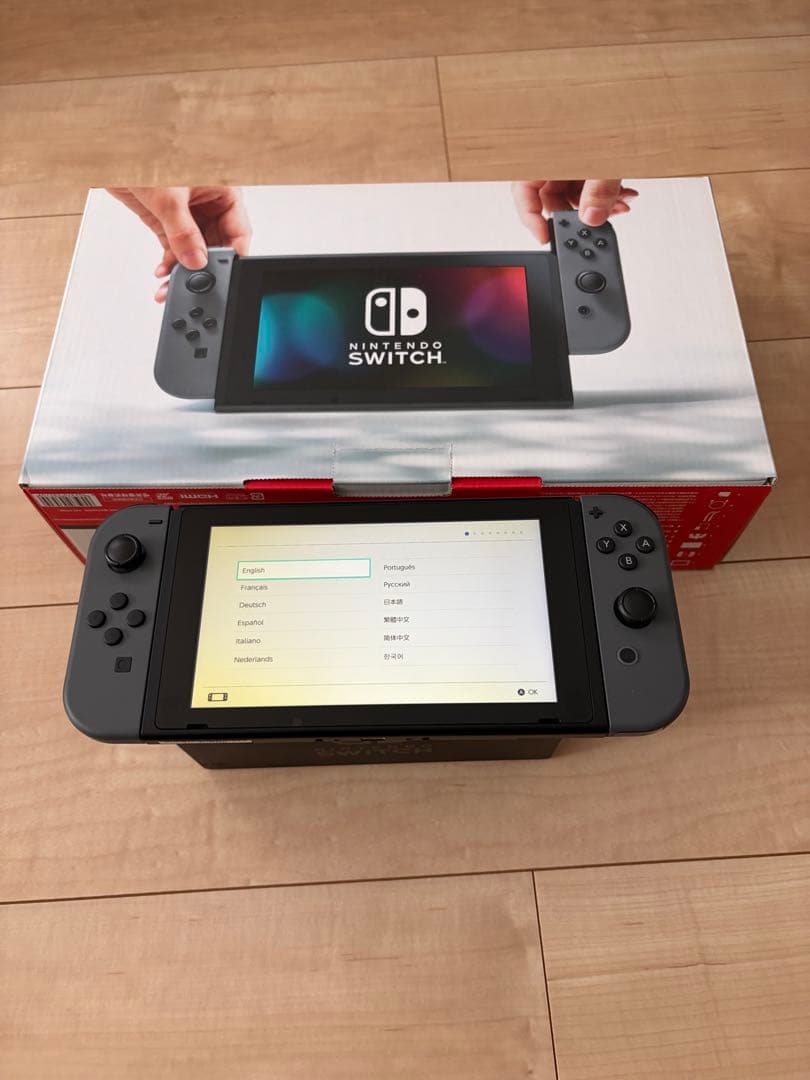 Nintendo Switch 本体 + 付属品　SDカード付き