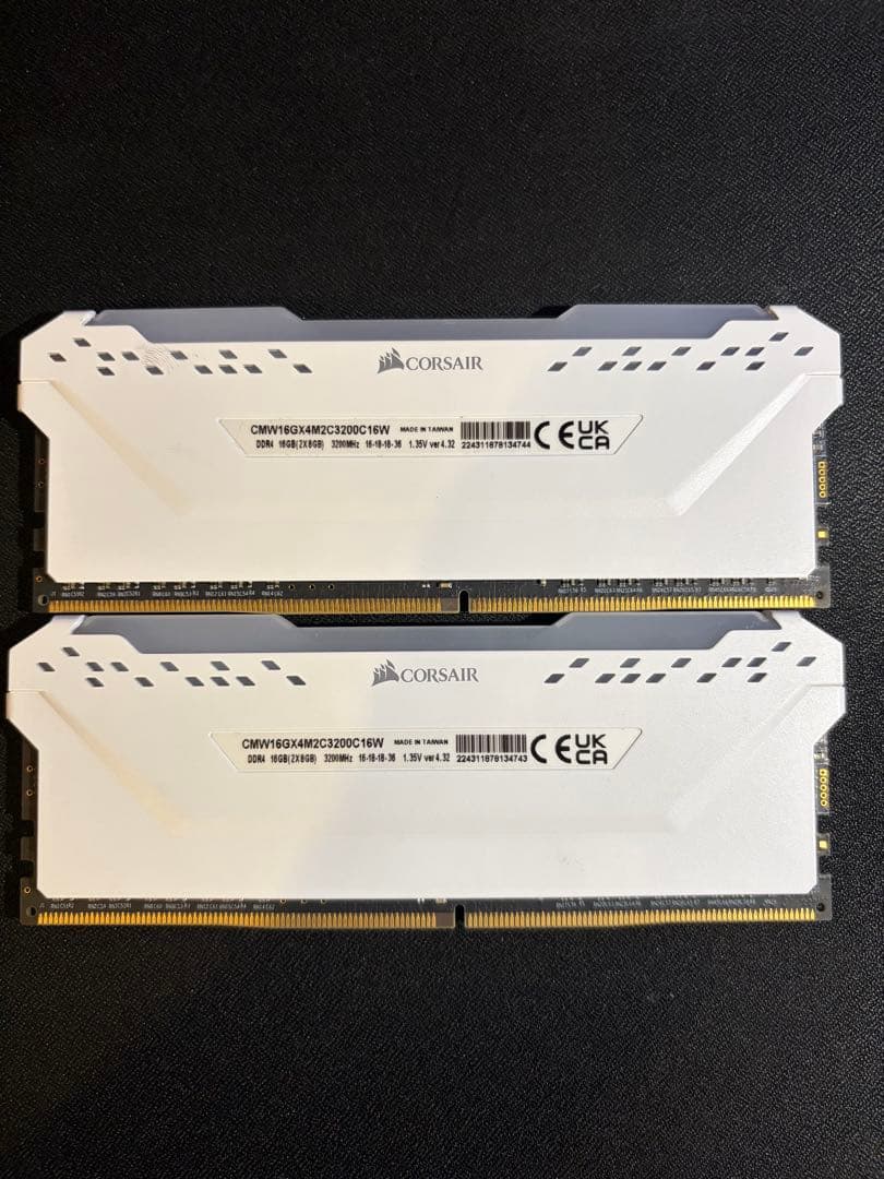 メモリー CORSAIR VENGEANCE 16GB PRO DDR4 3200MHz