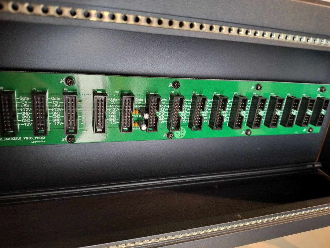 RACKBRUTE 3U (モジュラーシンセサイザーラック)【お値下げ中】