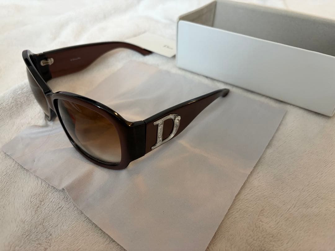 確実正規品！Dior ブラウン キャットアイ サングラス