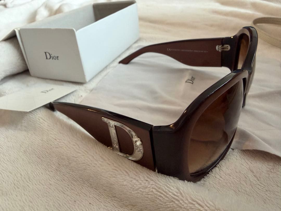 確実正規品！Dior ブラウン キャットアイ サングラス