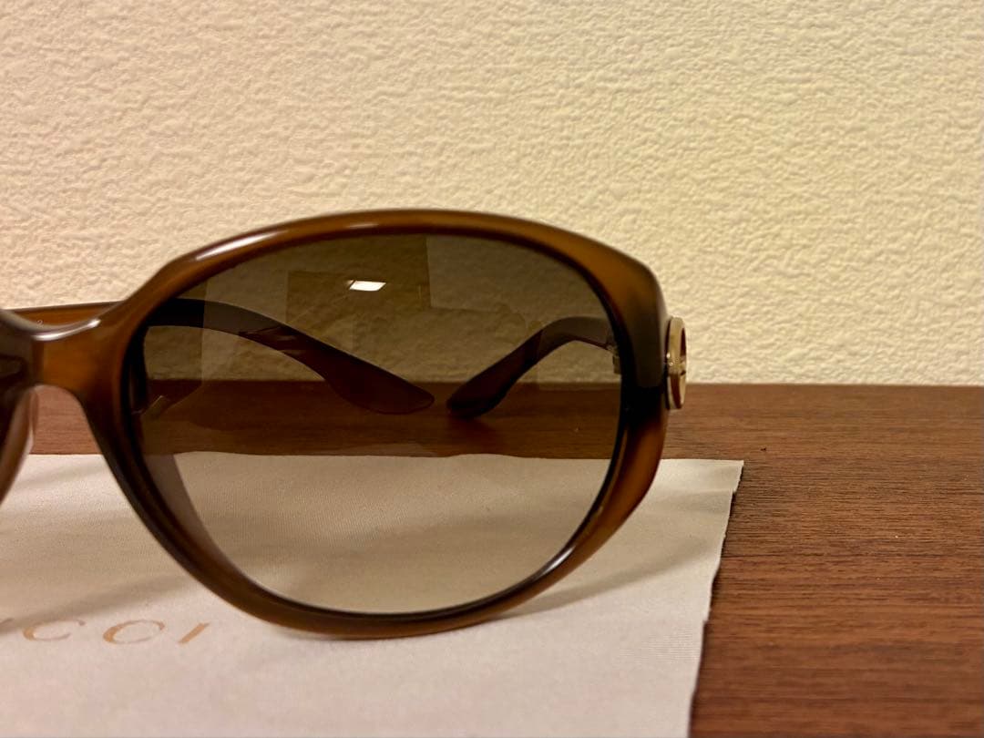 Gucci グッチ ブラウン サングラス GG3174