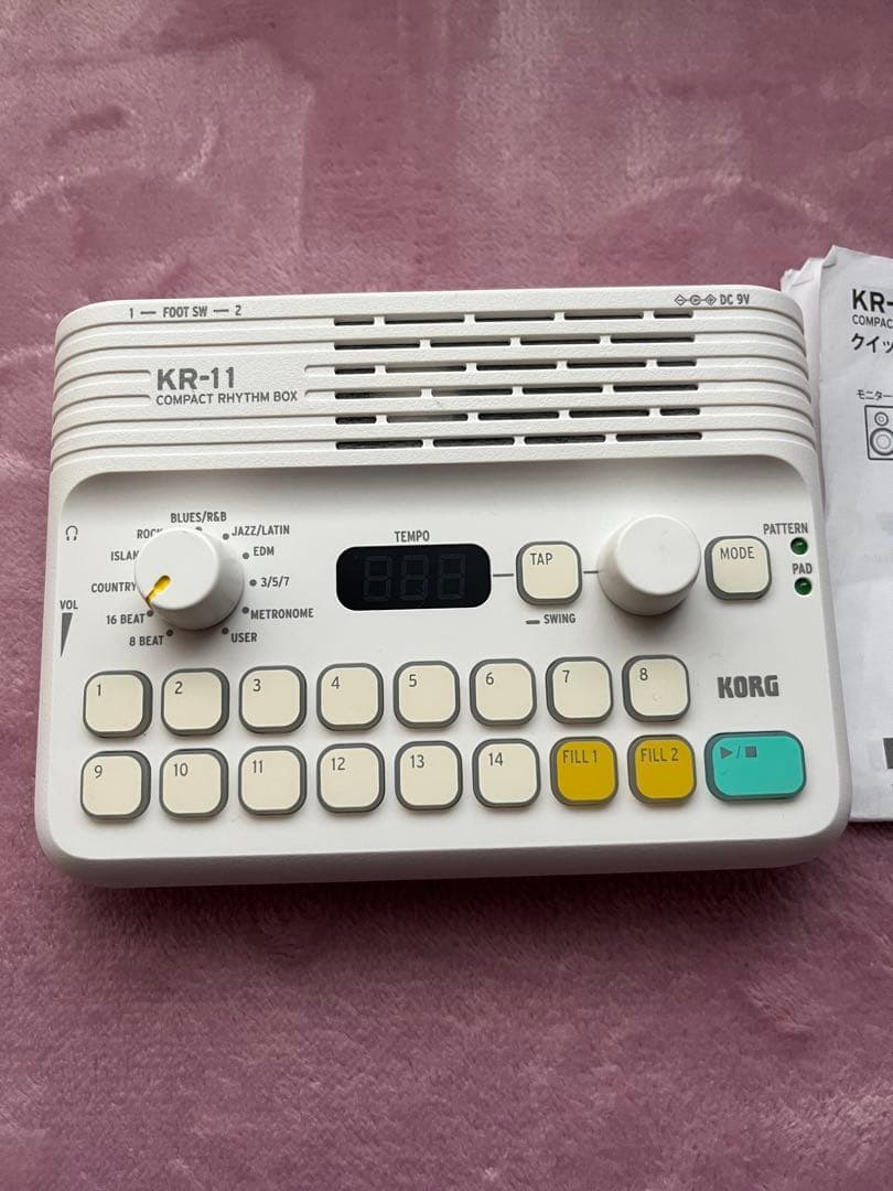 美品 KORG KR11 リズムマシーン　ドラム　スピーカー内蔵