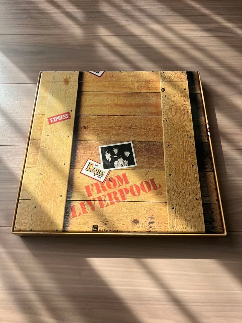 The Beatles Box FROM LIVERPOOL ビートルズ8枚入り